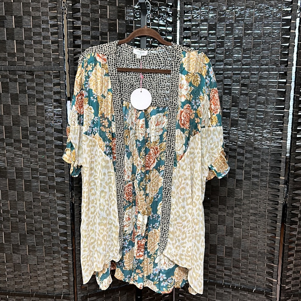 Umgee NWT Floral Mixed Print Wrap M/L Fits Plus